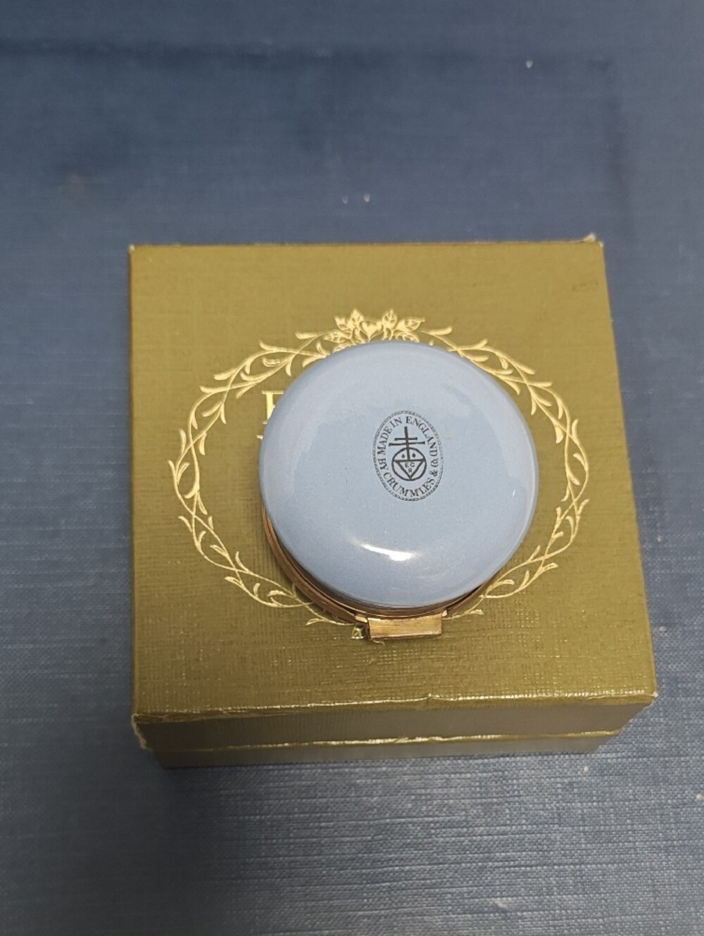 Vintage Crummles & Co England Ceramic Trinket Box Blue Floral Butterfly Jewelry - Picture 6 of 6